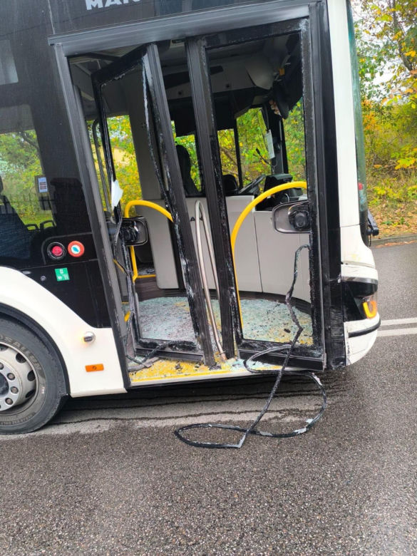 Wypadek z udziałem autobusu w Starachowicach. Kierowca busa na podwójnym gazie!