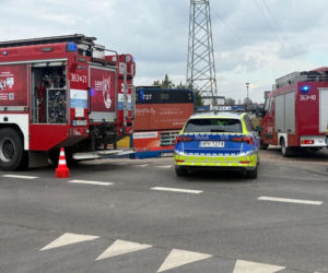 Groźny wypadek autobusu i osobówki. Siedem osób w szpitalu