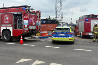 Groźny wypadek autobusu i osobówki. Siedem osób w szpitalu
