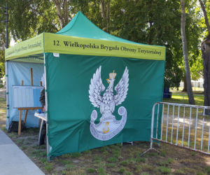 Drive-thru w Lesznie. Na darmowe badania zapisało się ponad 500 osób