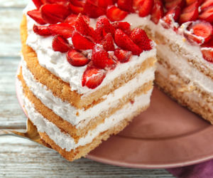 Krem do tortu z serka mascarpone i bitej śmietany - lekki i aksamitny