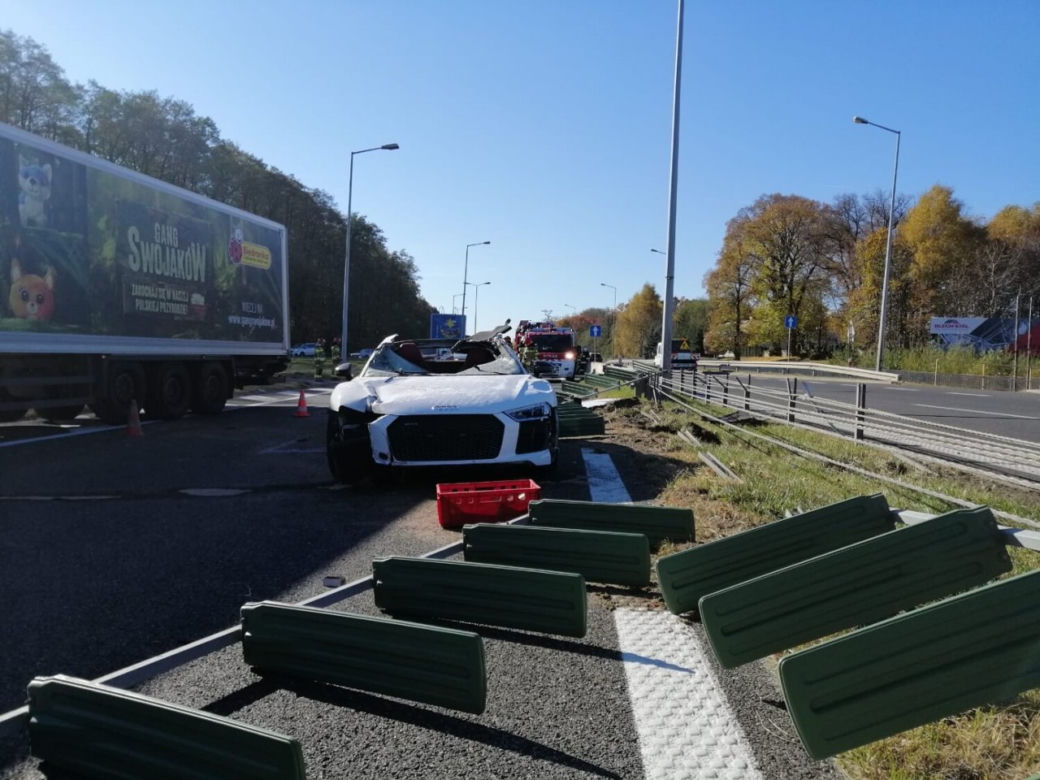 Audi R8 V10 rozbite na obwodnicy Tarnowa