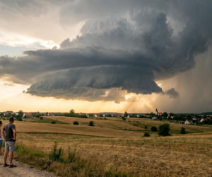 Burze i upały nadciągają nad Polskę. Sprawdź gdzie uderzy żywioł