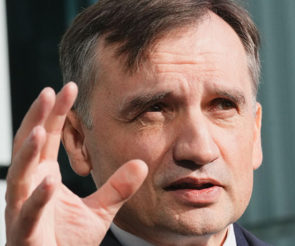 Zbigniew Ziobro opuścił Węgry. Wiadomo, gdzie przebywa. Nie powinno być zaskoczeniem