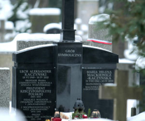 Tak wyglądał grób rodziny Kaczyńskich w 2010 roku