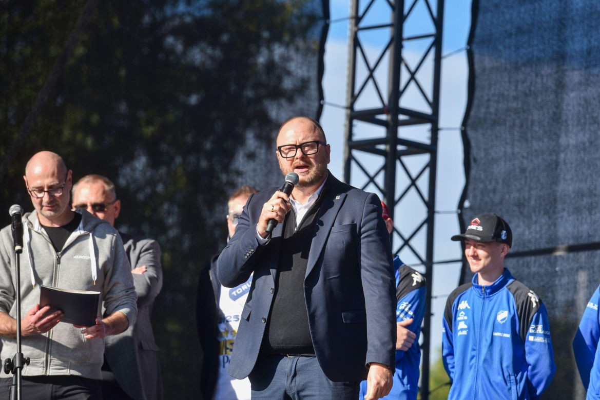Tak PRES Toruń świętował mistrzostwo z kibicami! Feta pod Motoareną
