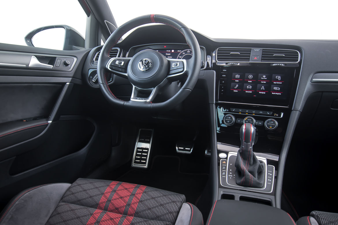 Volkswagen Golf GTI TCR 5D 2.0 TSI 290 KM DSG7