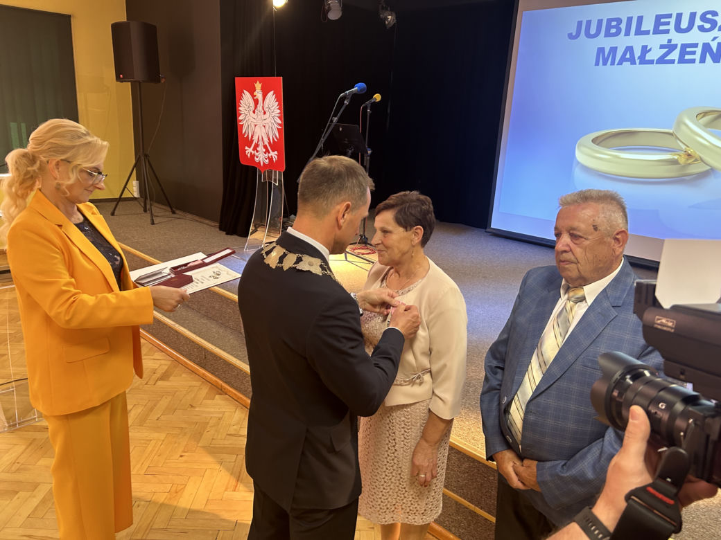 25 par świętowało swój jubileusz małżeński, a wśród nich rekordziści