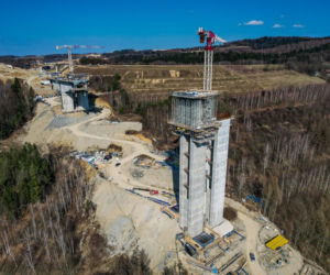 Najwyższa estakada w Polsce powstaje na S19 Babica Jawornik. Na plac budowy prowadzą serpentyny