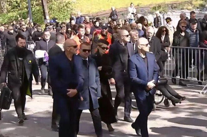 Wzruszona Doda w kondukcie żałobnym na pogrzebie Łukasza Litewki. Piosenkarka żegna zaprzyjaźnionego posła