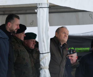 Premier i szef MON na poligonie w Zielonce obserwowali testy bezzałogowców