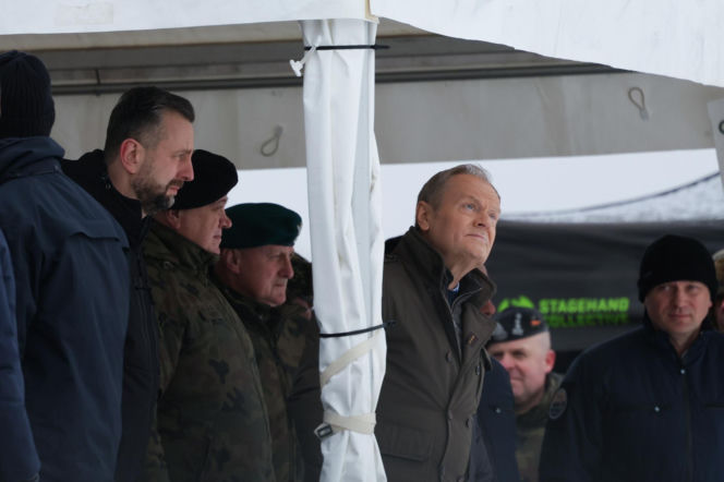 Premier i szef MON na poligonie w Zielonce obserwowali testy bezzałogowców