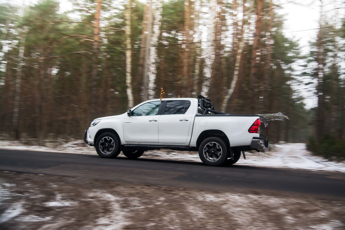 Toyota Hilux Selection 2.4 D-4D 4x4 - pomocnik Świętego Mikołaja