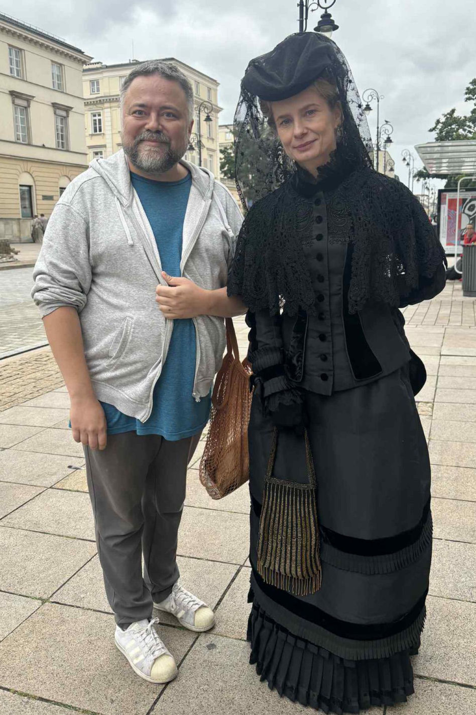 "Lalka" w szlafroku 