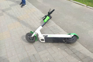 Burmistrz Woli chce zakazać hulajnóg w parkach. Co na to inne dzielnice? 