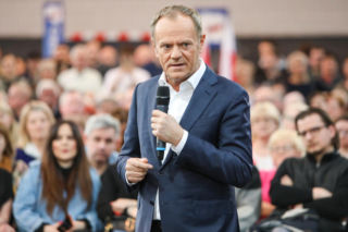 Partia Tuska ujawnia szczegóły zakazu social mediów!