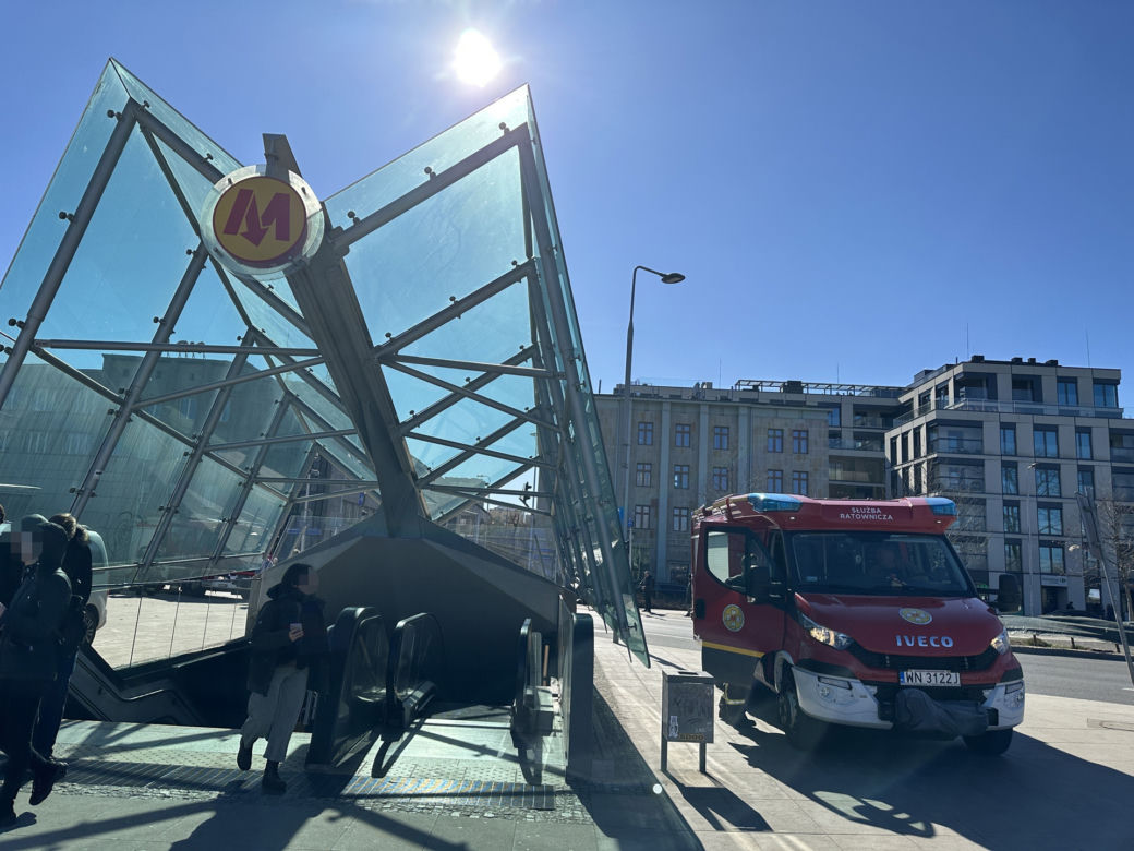 Tragedia na stacji metra Centrum Nauki Kopernik. Nie było szans na ratunek 