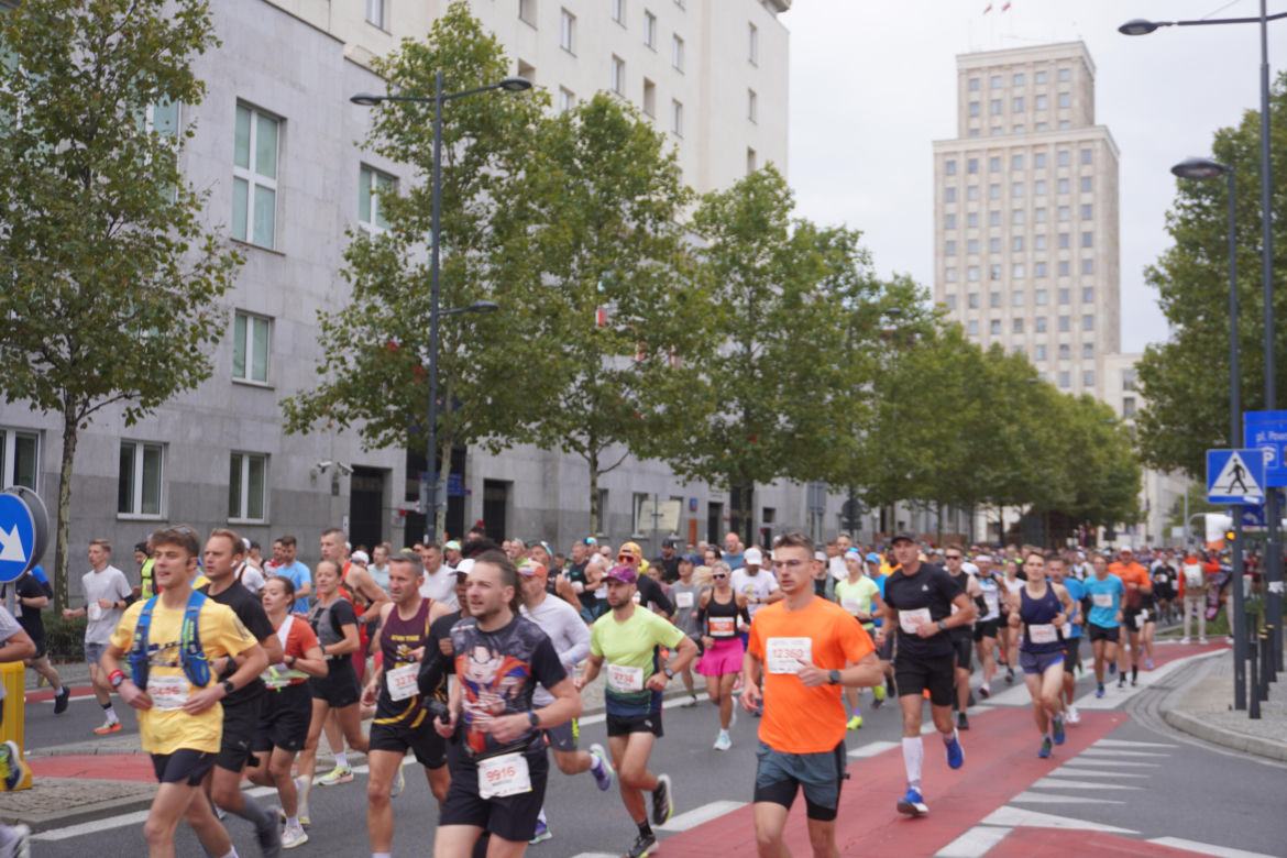 Uczestnicy Maratonu Warszawskiego 2025