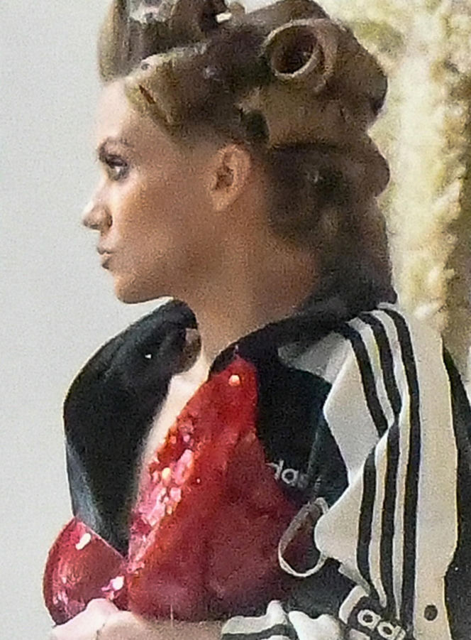 Agnieszka Kaczorowska w wałkach na głowie. Tak szykowała się na ramówkę TVP