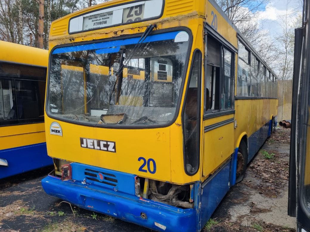 To już historia! Stare autobusy ze Starachowic na sprzedaż