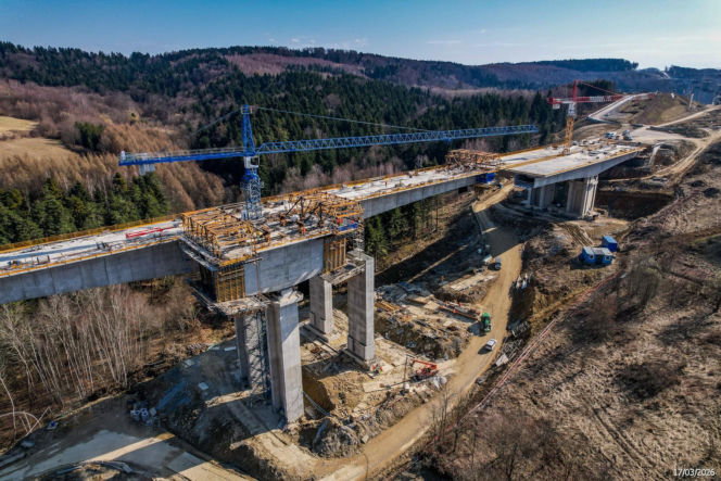 Najwyższa estakada w Polsce powstaje na S19 Babica Jawornik. Na plac budowy prowadzą serpentyny