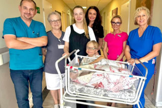 Lekarze uratowali mamę i bliźnięta
