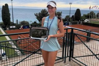 Oliwia Sybicka, 16-letnia stypendystka Igi Świątek