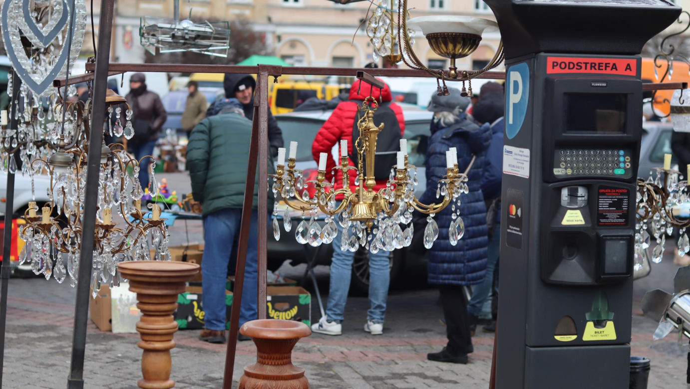Bombki, samochody i św. Mikołaje. Takie cuda można było kupić na Lubelskiej Giełdzie Staroci