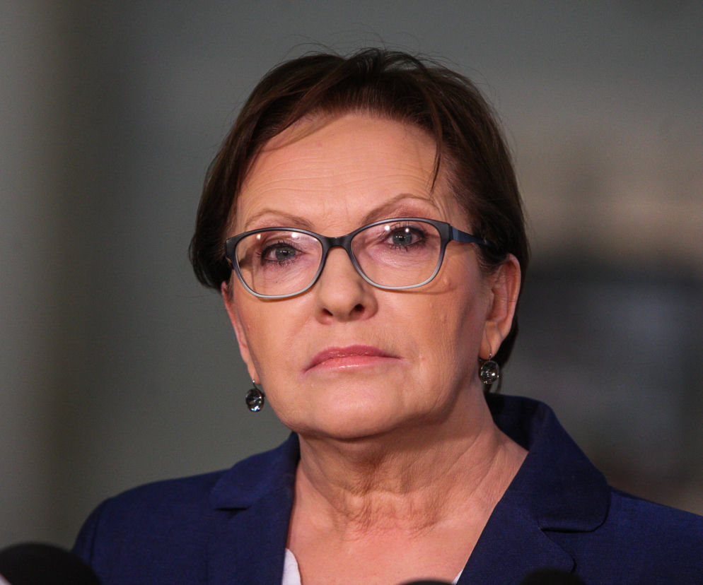 Nowe zdjęcia Ewy Kopacz z prosektorium w Moskwie po katastrofie smoleńskiej. Burza w sieci