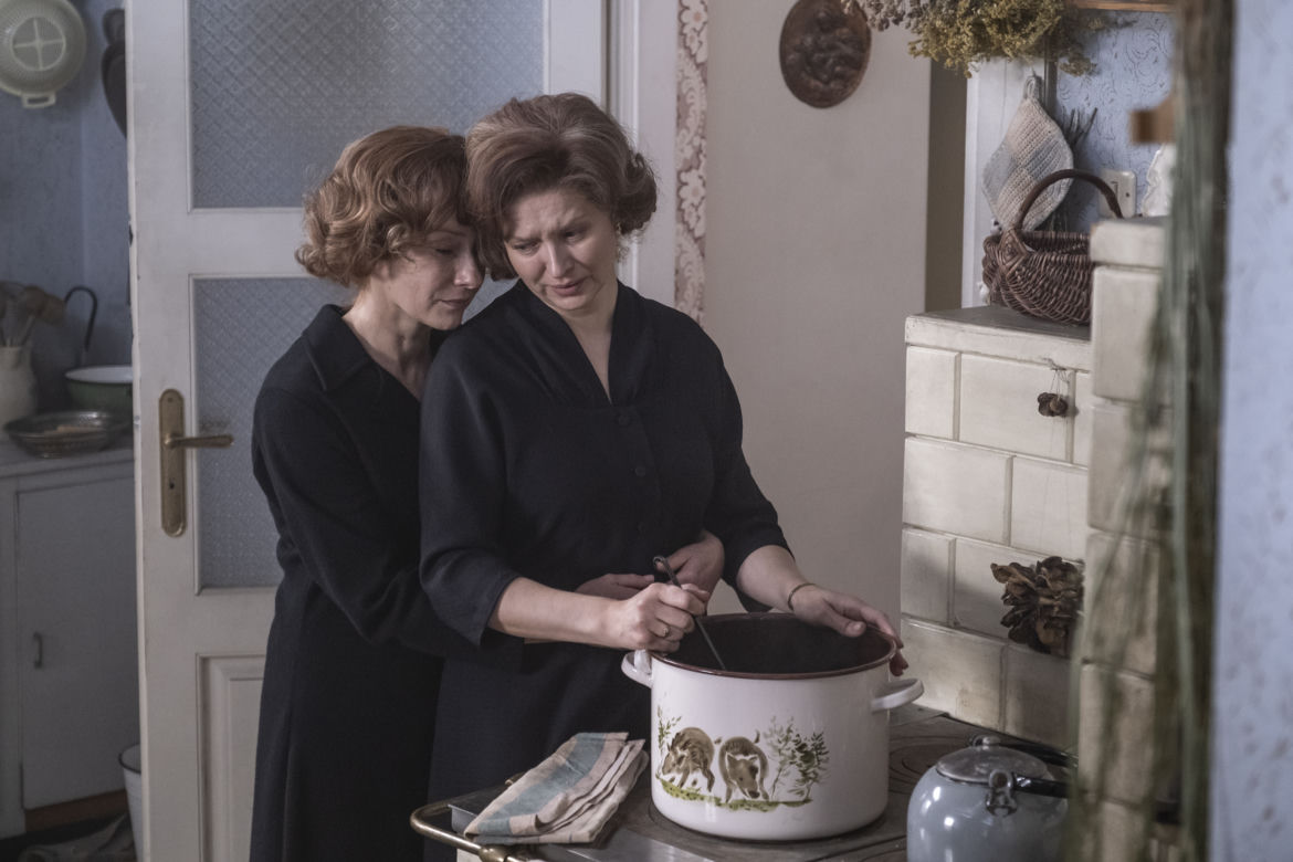 Stulecie Winnych 4 odc. 46. Ania (Urszula Grabowska), Mania (Magdalena Walach)