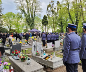 Pogrzeb policjanta z Raciborza. Tłumy przed kościołem. Ostatnie pożegnanie Michała Kędzierskiego