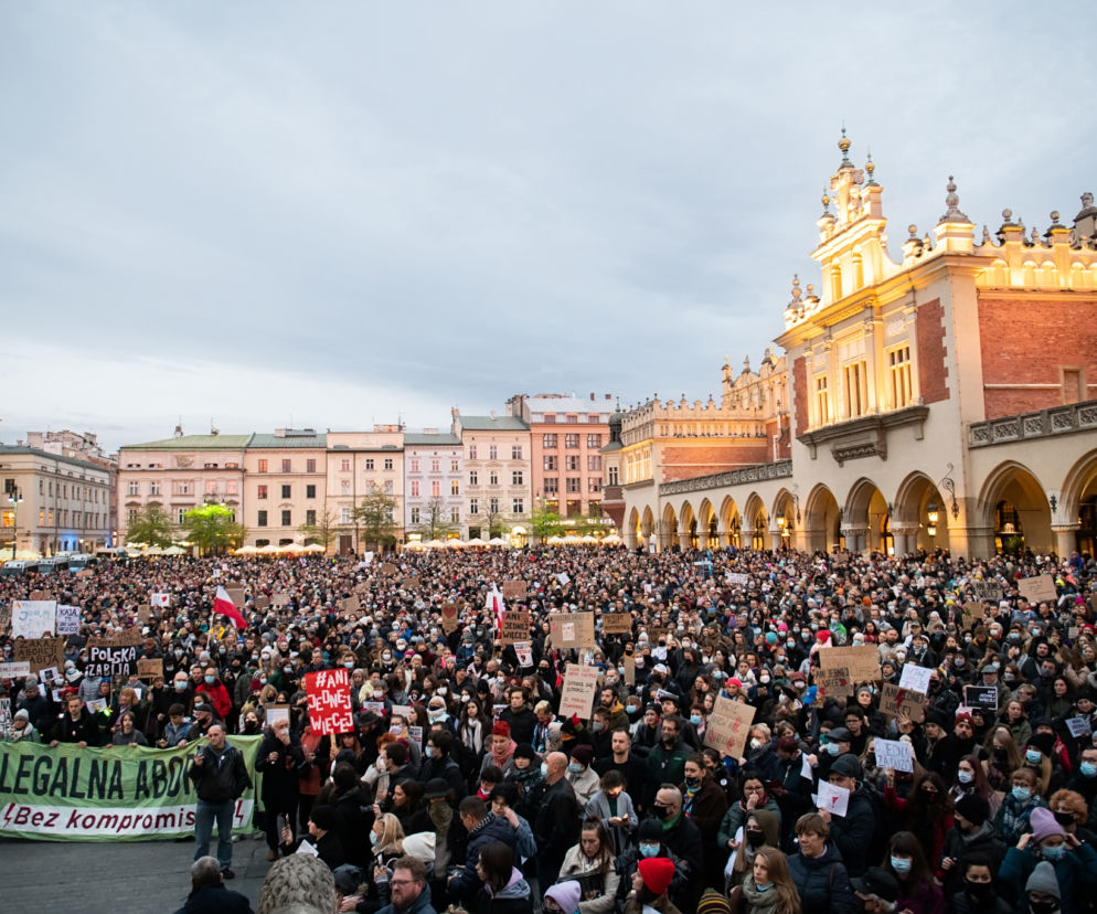 Kraków: Ani jednej więcej. Protest po śmierci ciężarnej Izabeli z Pszczyny