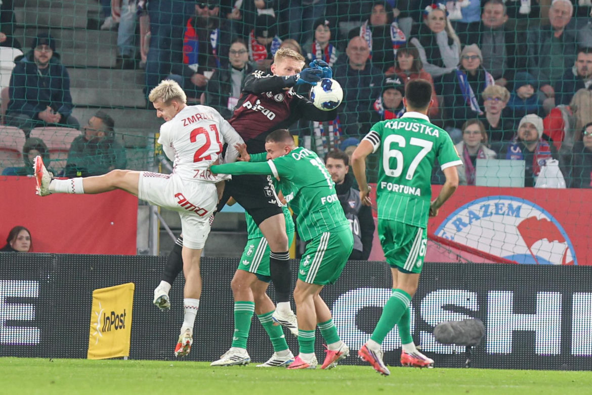 Górnik Zabrze - Legia Warszawa: Zdjęcia kibiców i zawodników z hitu 13. kolejki PKO BP Ekstraklasy