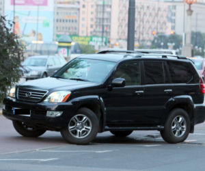 Włodzimierz Cimoszewicz jeździ Lexusem GX 470