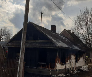Zabłudów. Tragiczny pożar domu. W środku znaleziono zwłoki mężczyzny [ZDJĘCIA]