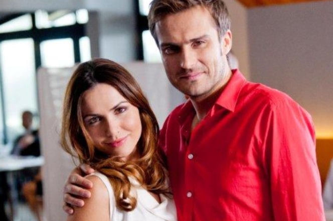 JULIA. Monika Miller (Marta Żmuda Trzebiatowska), Piotr Karwański (Michał Lesień)