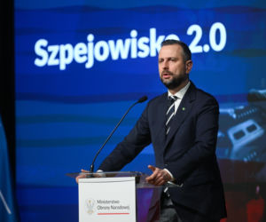 Szef MON Władysław Kosiniak-Kamysz podczas konferencji Szpejowisko 2.0 w siedzibie Dowództwa Wojsk Obrony Terytorialnej w Zegrzu