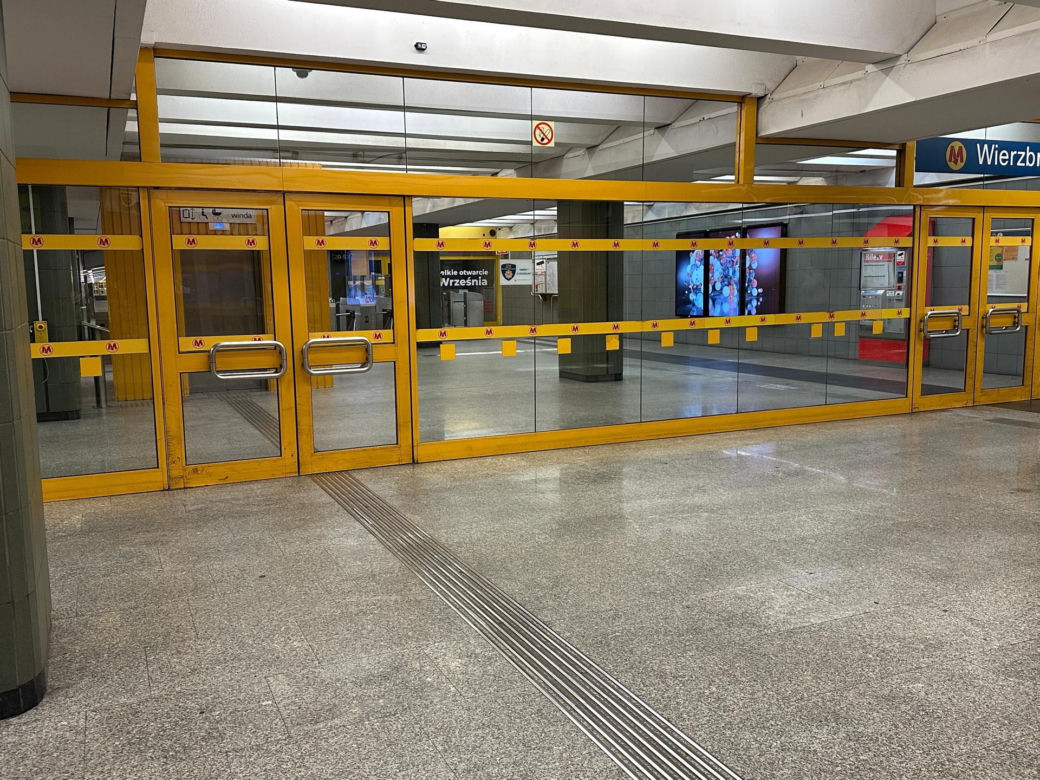 Śmiertelny wypadek na stacji metra w Warszawie