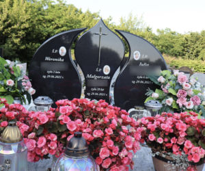 Niewyobrażalna tragedia w Elżbietowie. Zginęły dwie mamusie i ich trzy aniołki. Ludzie nadal jeżdżą tu jak szaleni