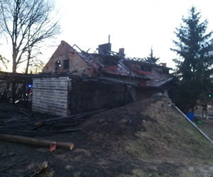 Pożar strusiej fermy w Bukwałdzie koło Olsztyna 