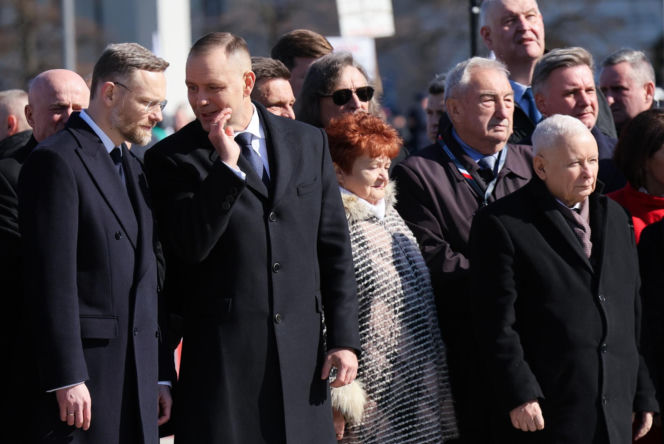Rocznica katastrofy smoleńskiej. Prezydent Nawrocki uczcił pamięć zmarłych