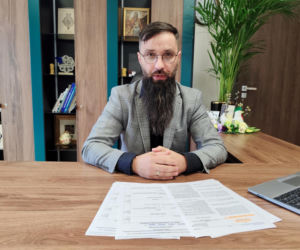 Spór o działkę w Łostówce