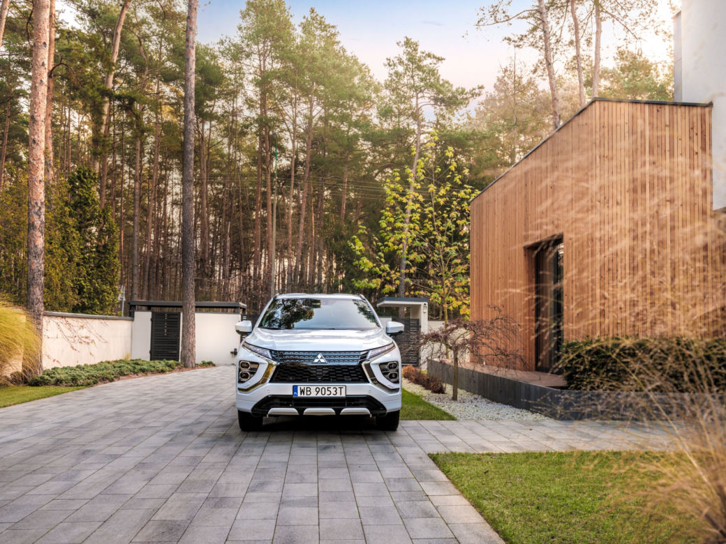 Mitsubishi Eclipse Cross PHEV (2021)