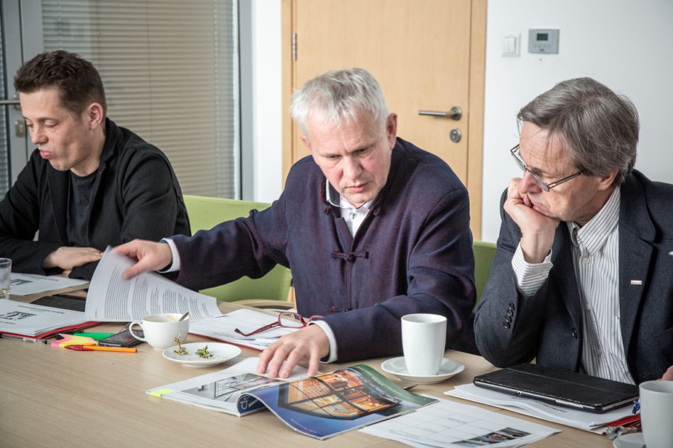 Obrady jury, Życie w Architekturze