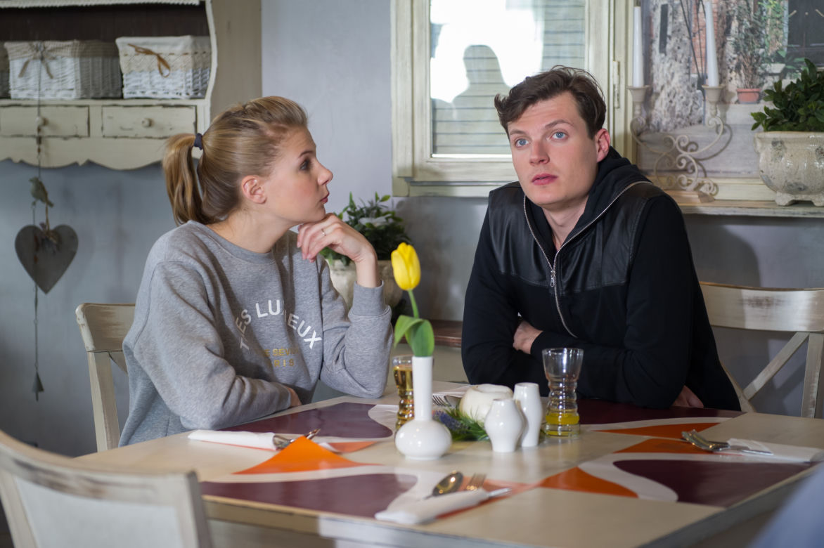 Na Wspólnej odcinek 2118. Ola Zimińska (Marta Wierzbicka), Jacek Maciąg (Mateusz Król)