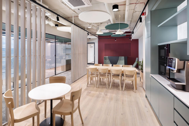 Biuro przy centrum dystrybucyjnym Auchan w Wilczej Górze