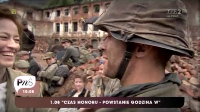 Pytanie na śniadanie na planie 7 sezonu Czasu honoru. Magdalena Różczka, Maciej Zakościelny
