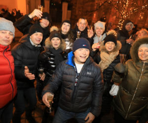 Toruń przywitał rok 2020! Popłynął deszcz konfetti!