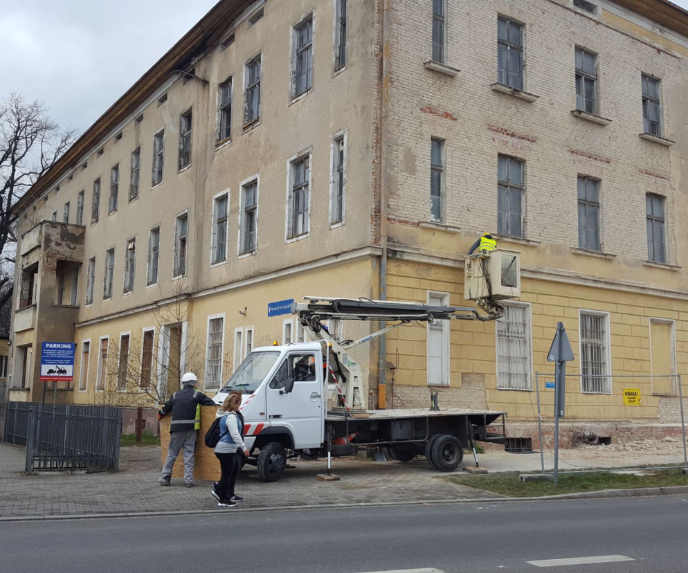 Leca tynki z dawnego budynku kolejowego przy ul. Dworcowej