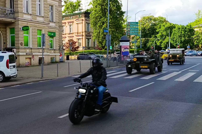 Parada zabytkowych pojazdów w Szczecinie